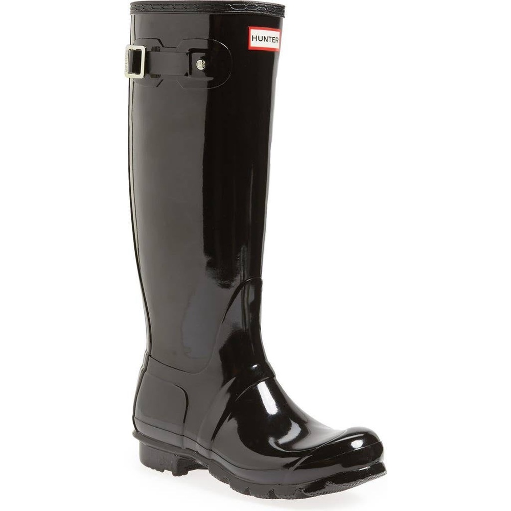 Tall hunter original high gloss rain boots! Excellent condition.